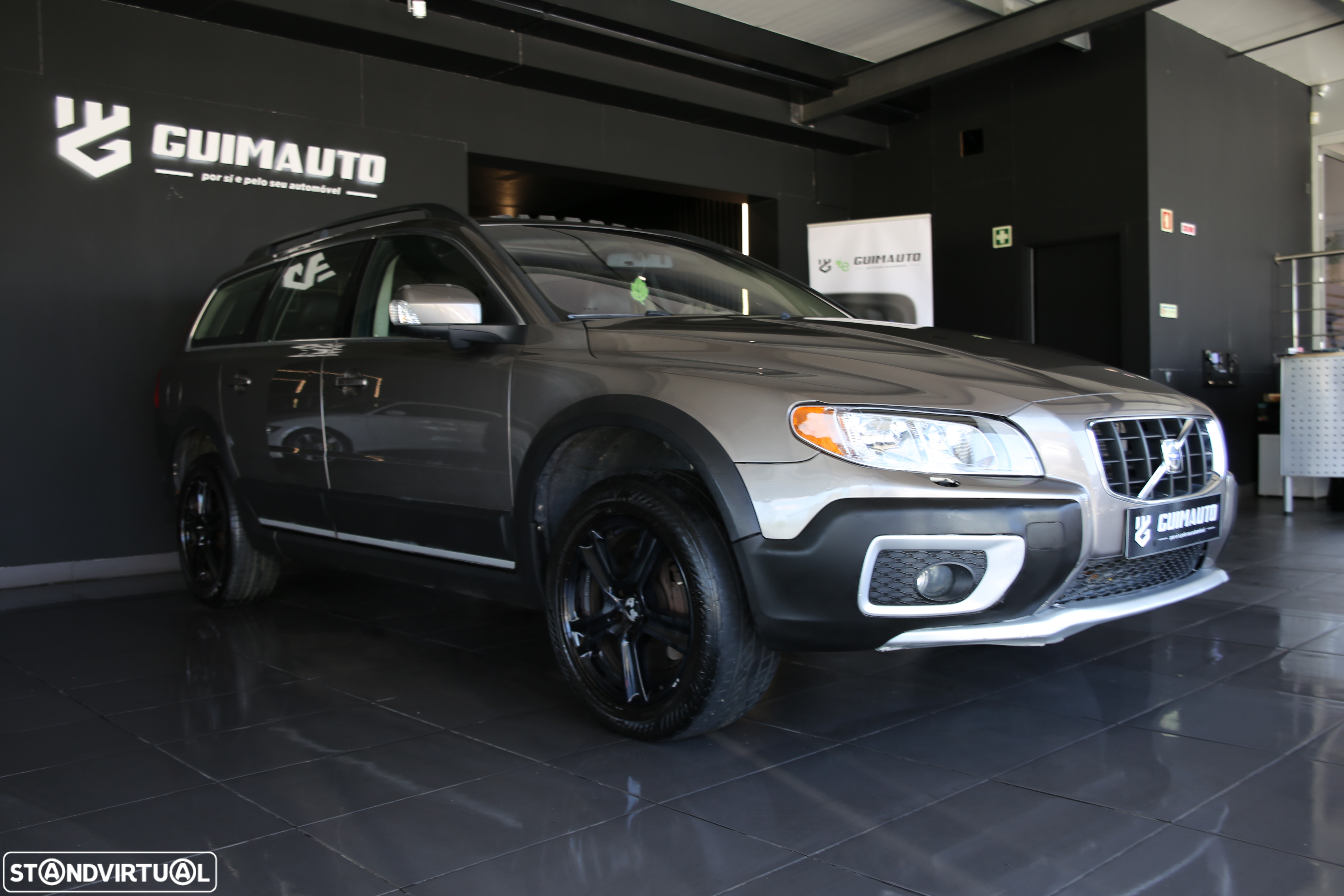 Volvo XC 70 D5 AWD Aut. Summum - 3