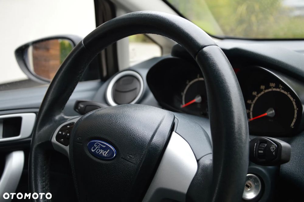 Ford Fiesta 1.25 Ghia - 18