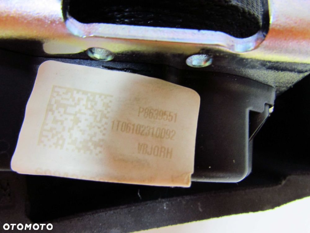 VOLVO V50 04-13 PAS BEZPIECZENSTWA TYL LEWY TYLNY 8639551 - 7