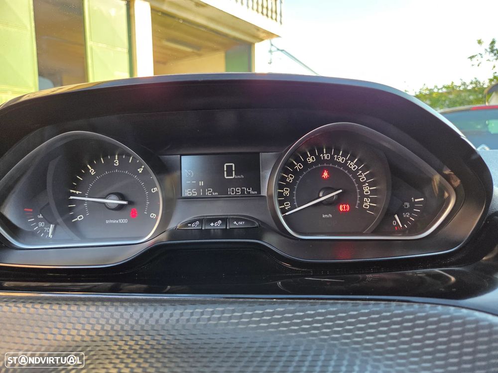 Peugeot 208 1.6 BlueHDi Style - 16