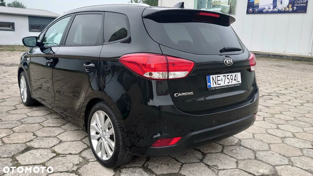 Kia Carens - 5