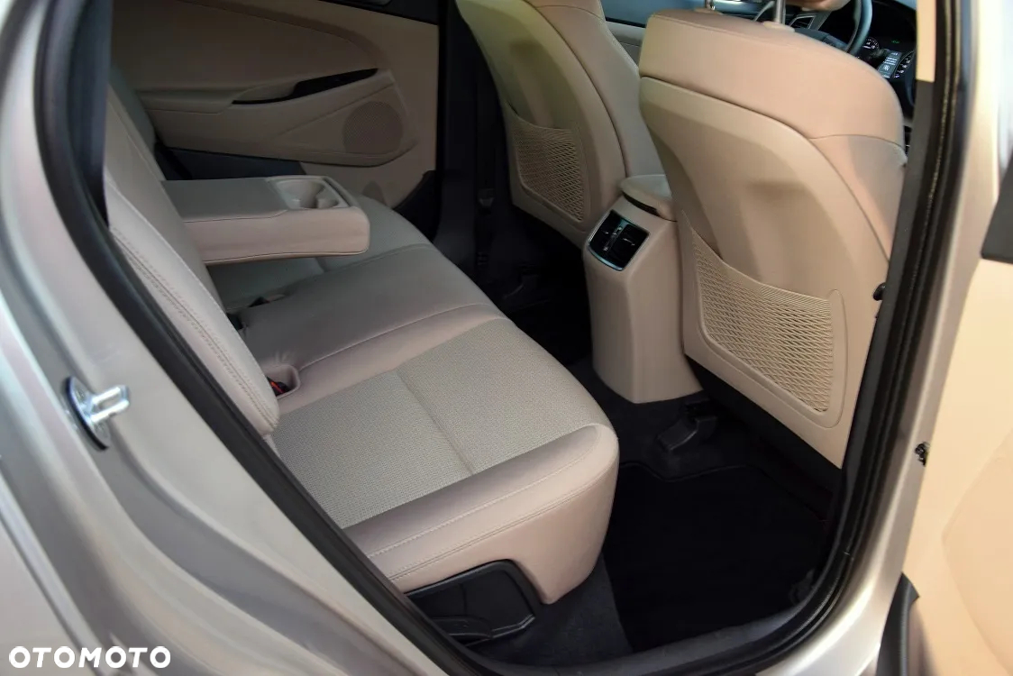 Hyundai Tucson 1.6 GDI BlueDrive Style 2WD - 10