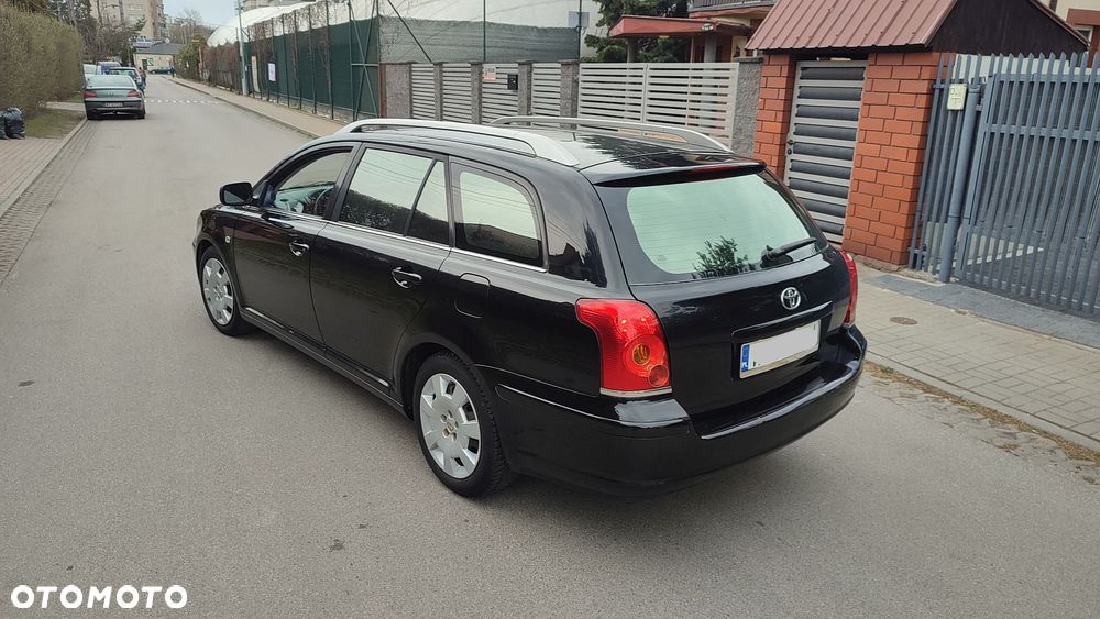 Toyota Avensis 1.8 VVT-i Executive - 19