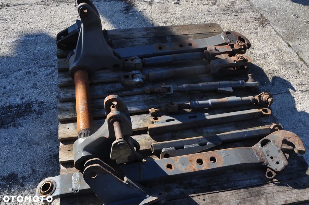 Podnosnik ramie wieszak odciag Massey Ferguson 7480 - 5