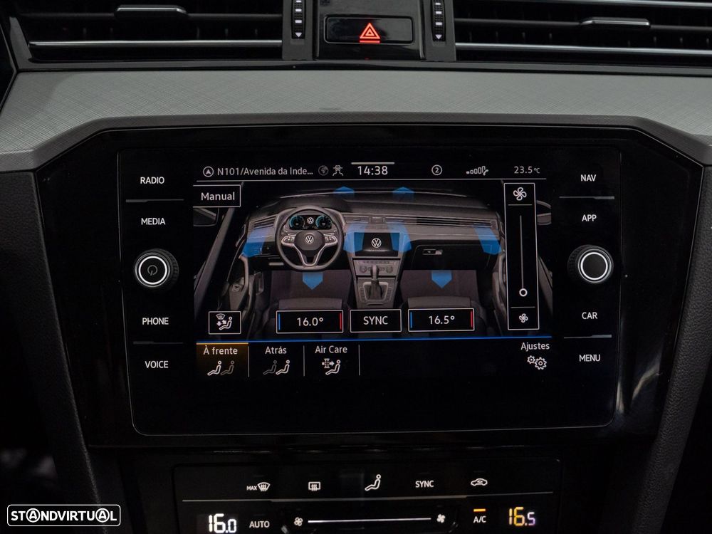 VW Passat Variant 2.0 TDI Business DSG - 36