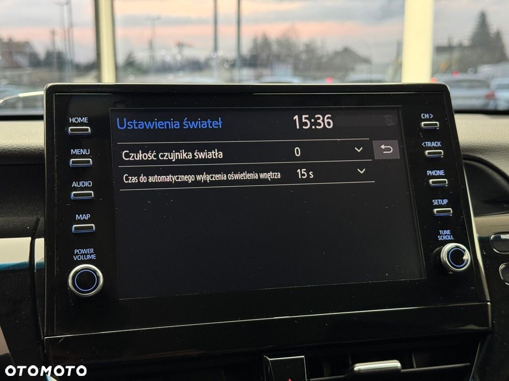 Toyota Camry 2.5 Hybrid Executive CVT - 28