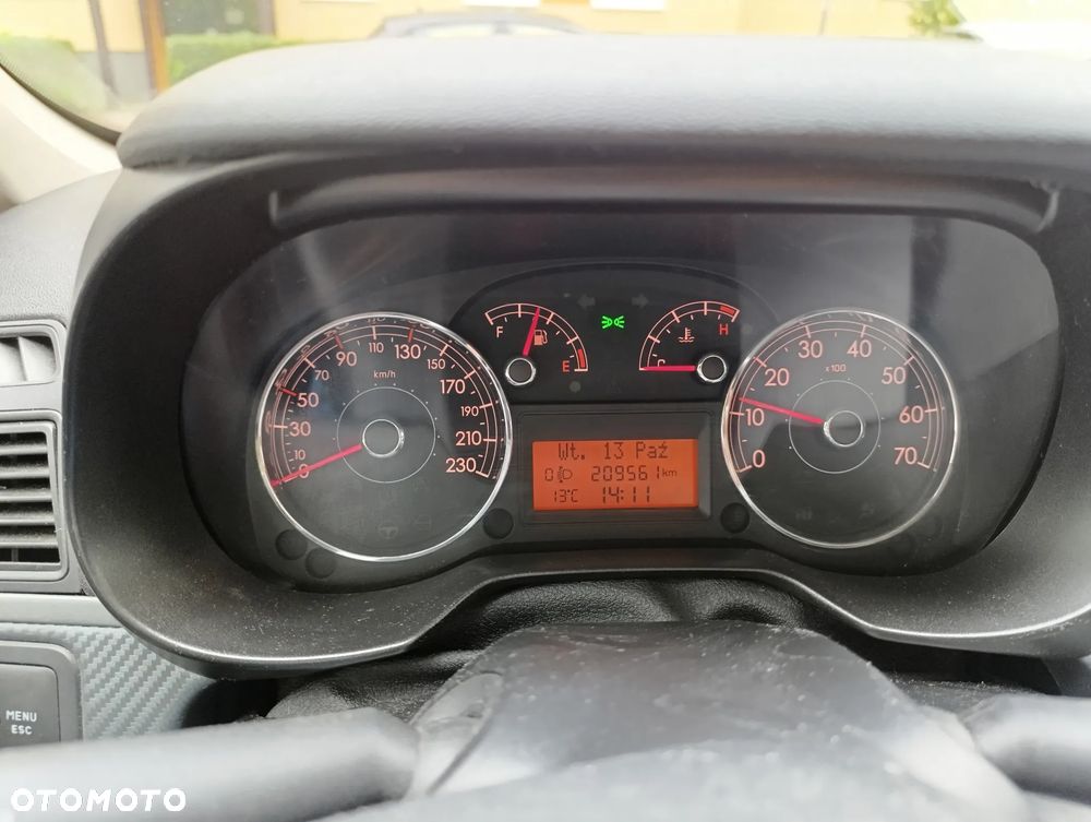 Fiat Grande Punto 1.4 8V Active - 25