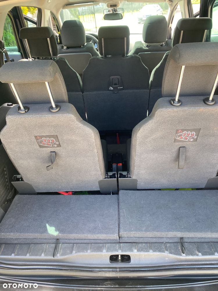 Peugeot 5008 2.0 HDi Family 7os - 8