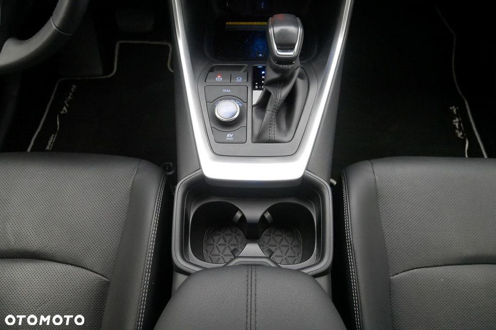 Toyota RAV4 - 11