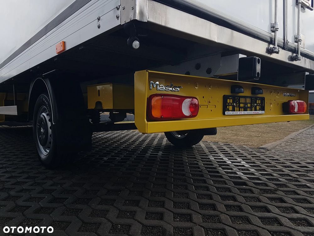 Renault MASTER KONTENER 8EP 4,22x2,24x2,25 KLIMA KRAJOWY MANUAL 6-BIEGÓW - 25