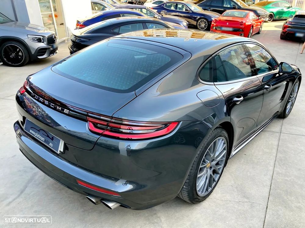 Porsche Panamera 4 E-Hybrid - 48