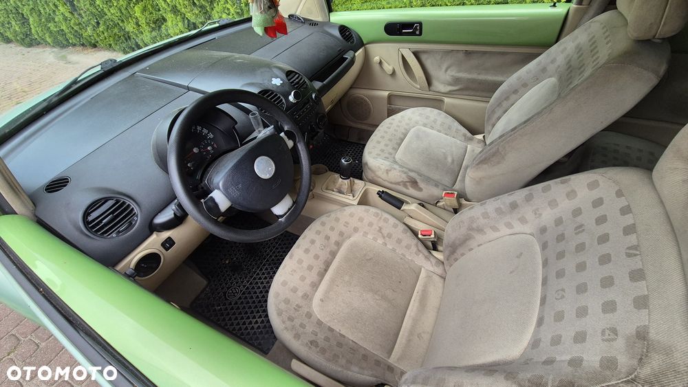 Volkswagen New Beetle - 5