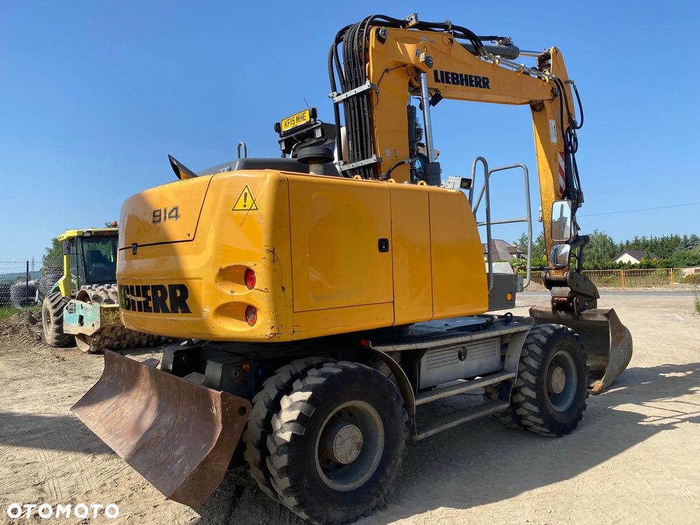 Liebherr A914 - 3