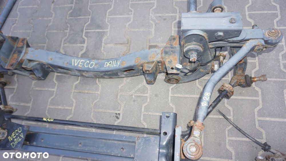 RAMKA OBUDOWA LICZNIKA IVECO DAILY 2011- - 5