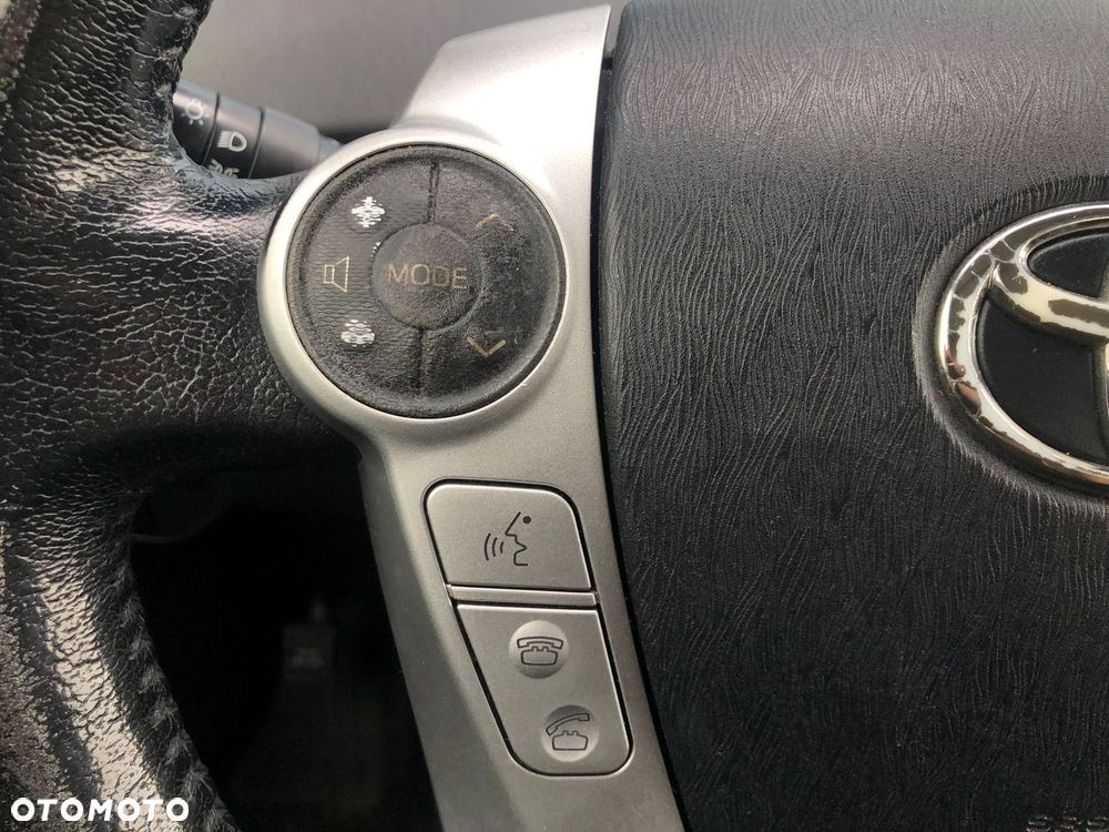 Toyota Prius 1.8 HSD Sol - 24