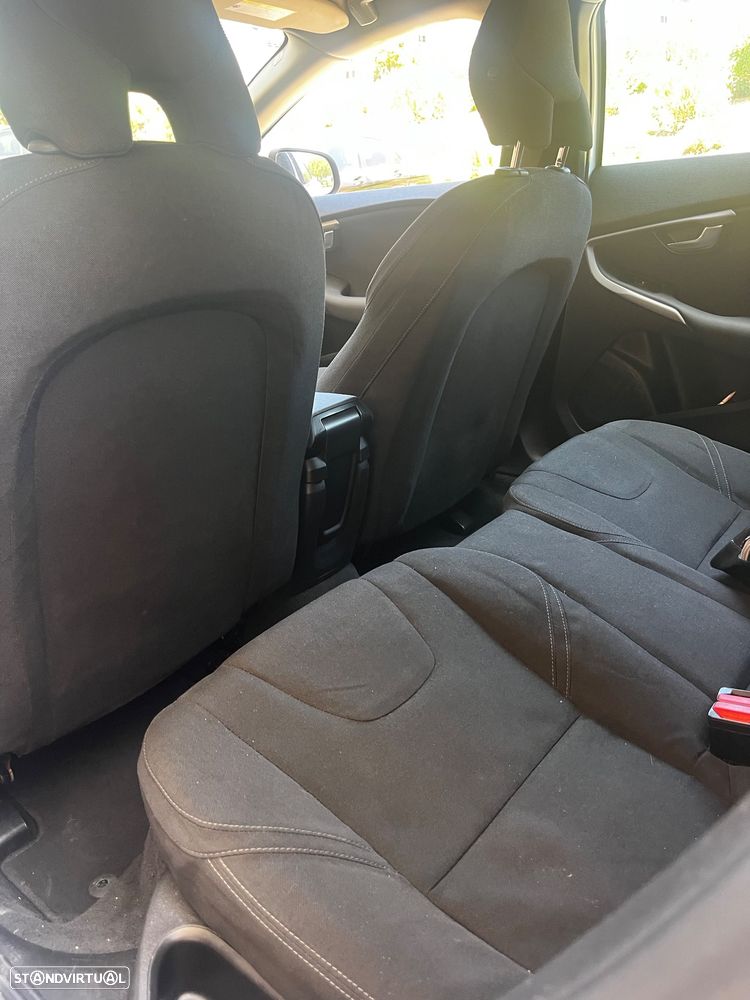 Volvo V40 1.6 D2 R-Design Momentum - 25