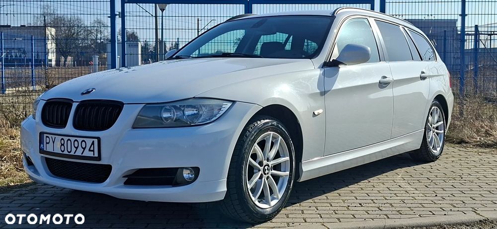BMW Seria 3 318i - 4