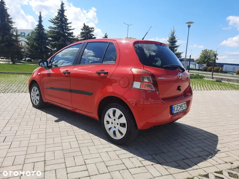 Toyota Yaris - 4