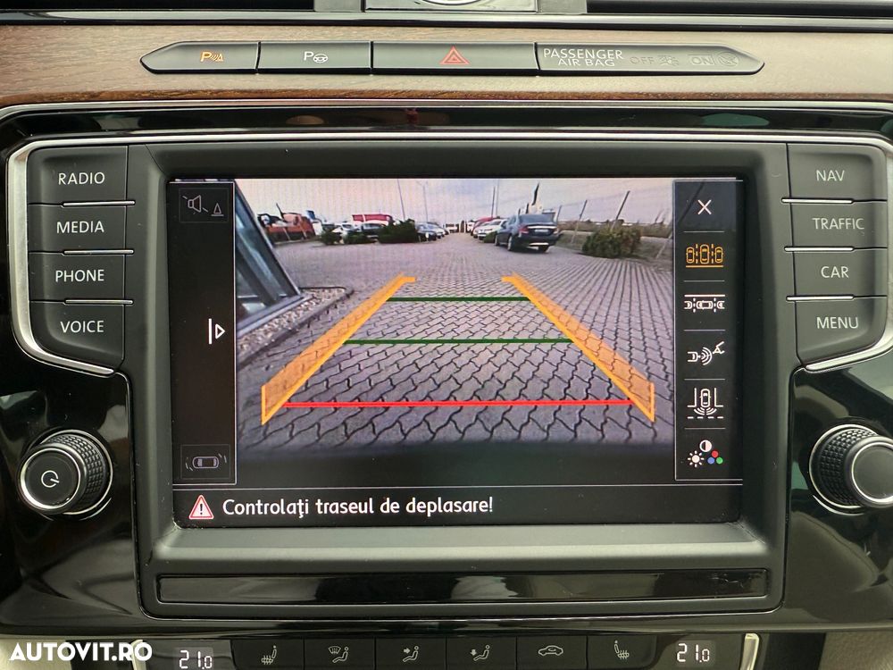 Volkswagen Passat 2.0 TDI DSG Highline - 29