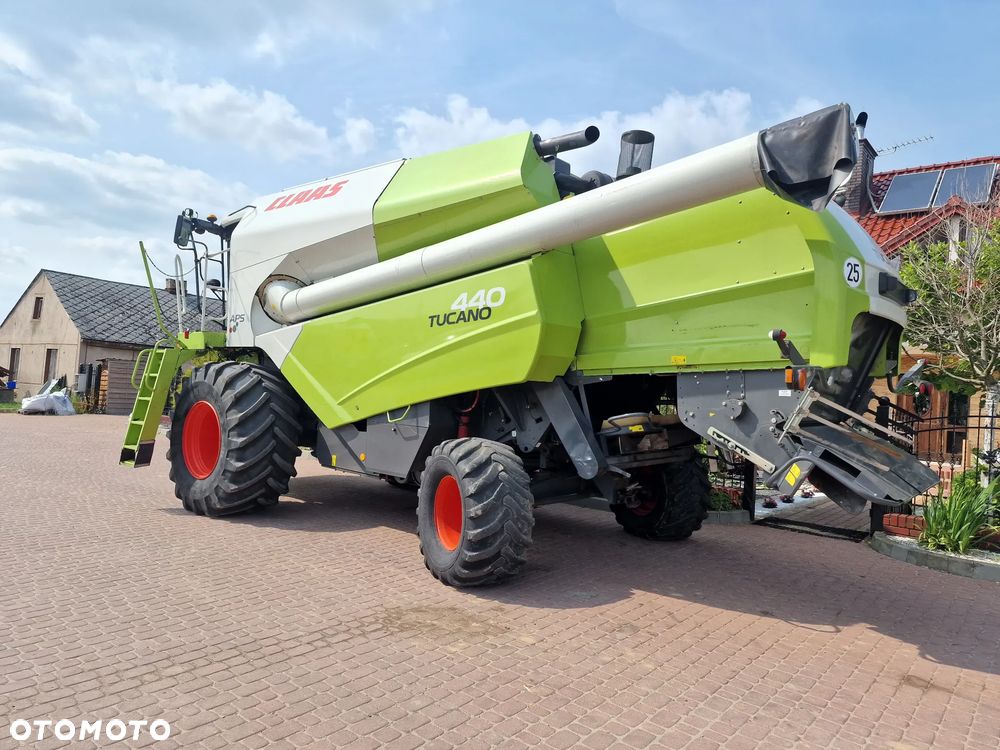 Claas Tucano 440, 5.4m, 4X4, 2010r. - 9