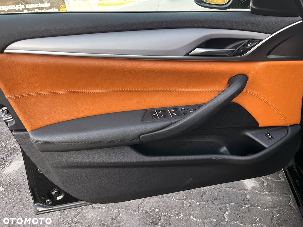 BMW Seria 5 530d Sport Line - 23