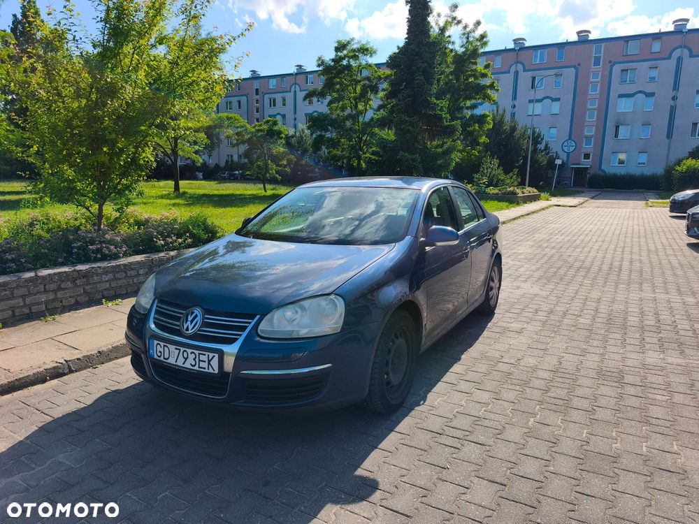 Volkswagen Jetta 1.6 FSI Trendline - 1