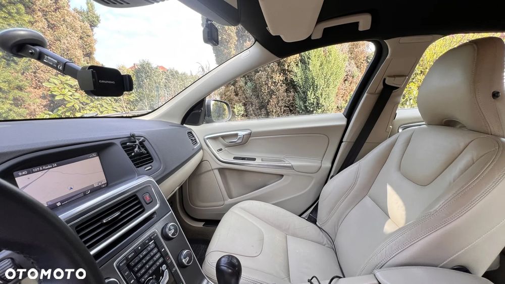 Volvo V60 DRIVe Summum - 13