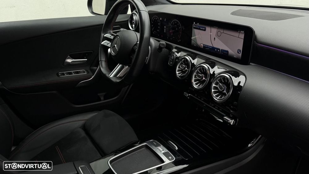 Mercedes-Benz A 200 AMG Line Aut. - 24