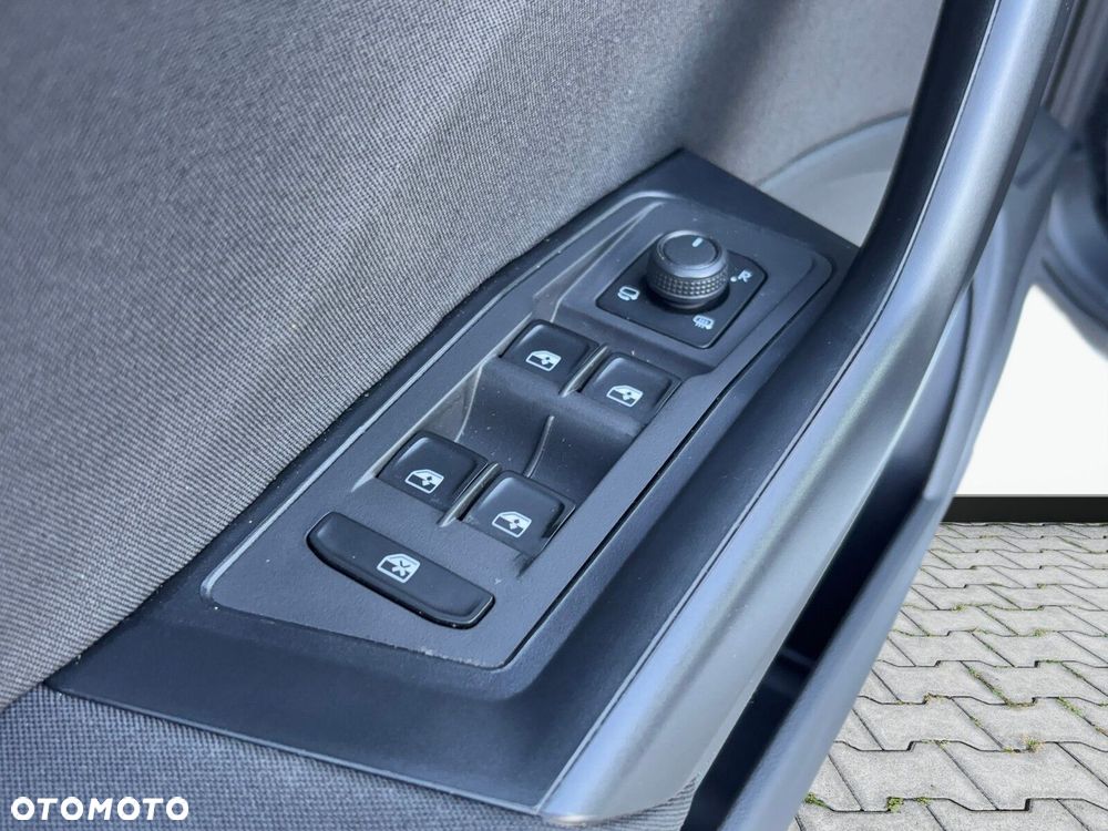 Volkswagen T-Roc - 10