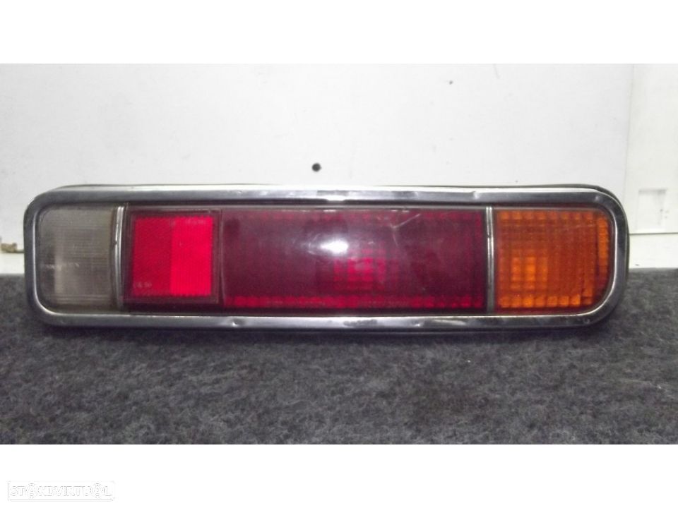 toyota farolim traseiro - 1