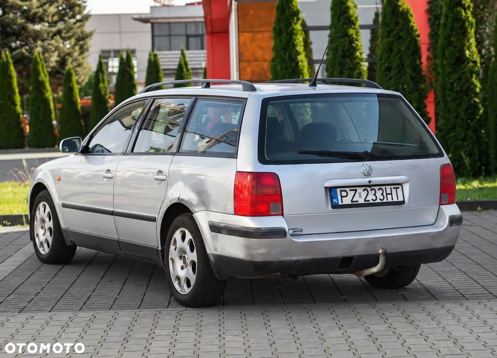 Volkswagen Passat 1.8 Comfortline - 2