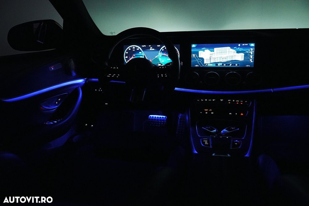 Mercedes-Benz E 300 Aut. - 24