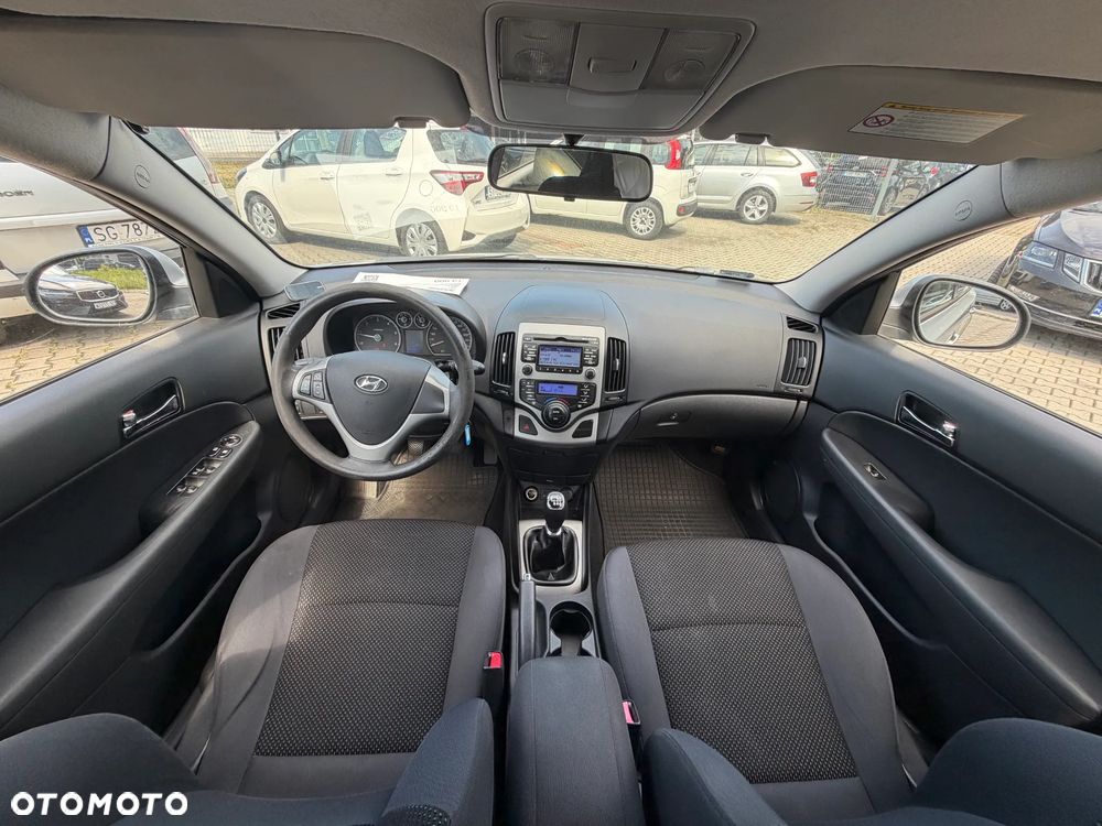 Hyundai i30 1.6 CRDi Classic + - 17
