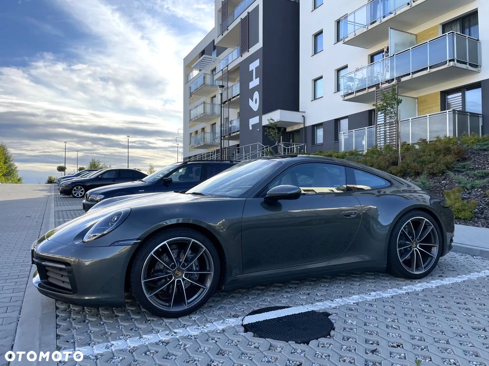 Porsche 911 Carrera - 6