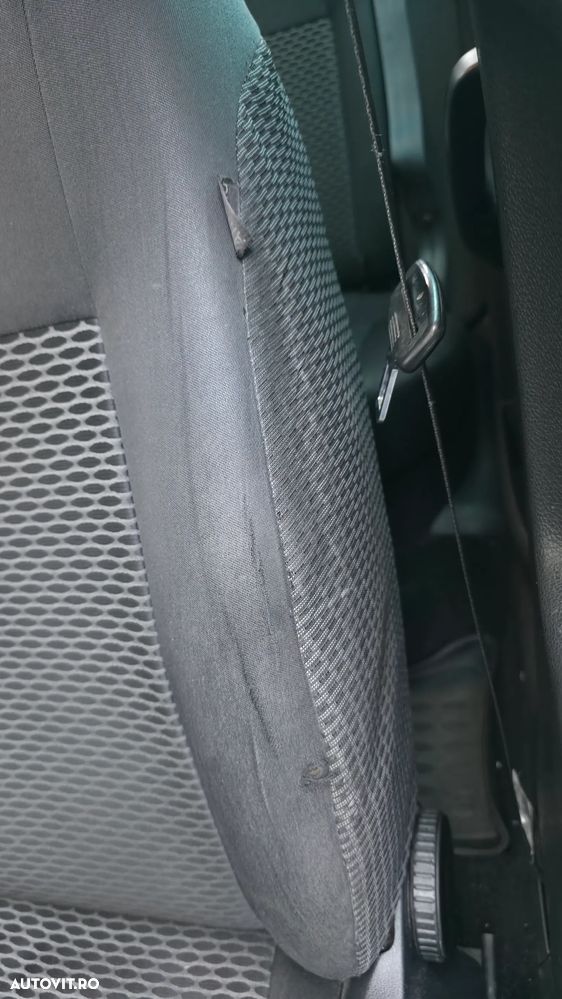 Volkswagen Golf 1.6 TDI DPF Comfortline - 16