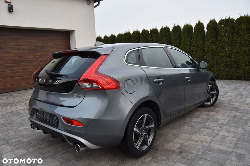 Volvo V40 D2 Drive-E R-Design Momentum - 3