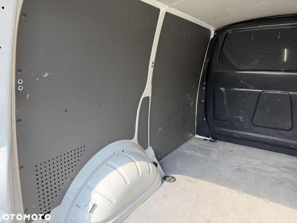 Volkswagen Transporter - 27