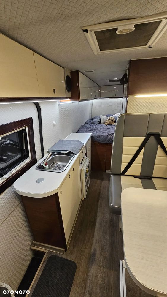 Mercedes-Benz Sprinter - 15