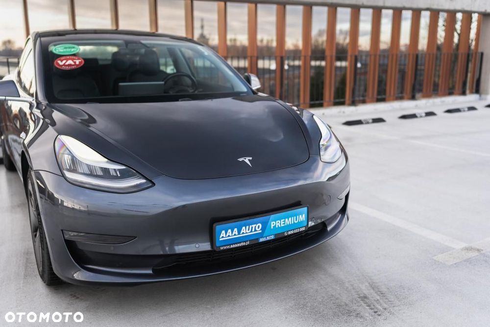 Tesla Model 3 - 16