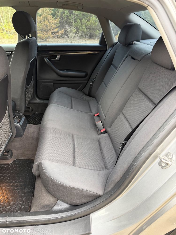 Audi A4 Limousine 2 - 8