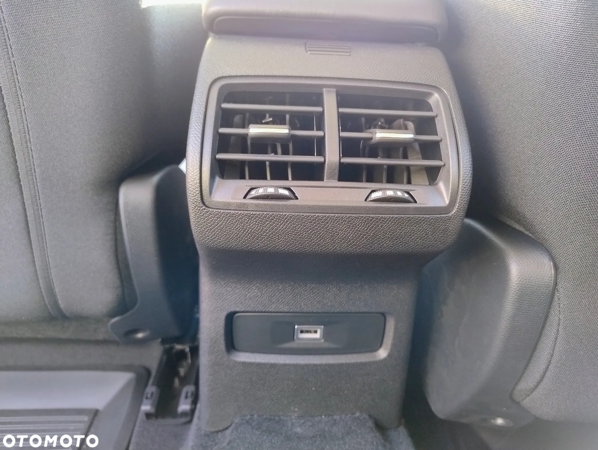Citroën C4 e-C4 EV156 54kWh Max - 24