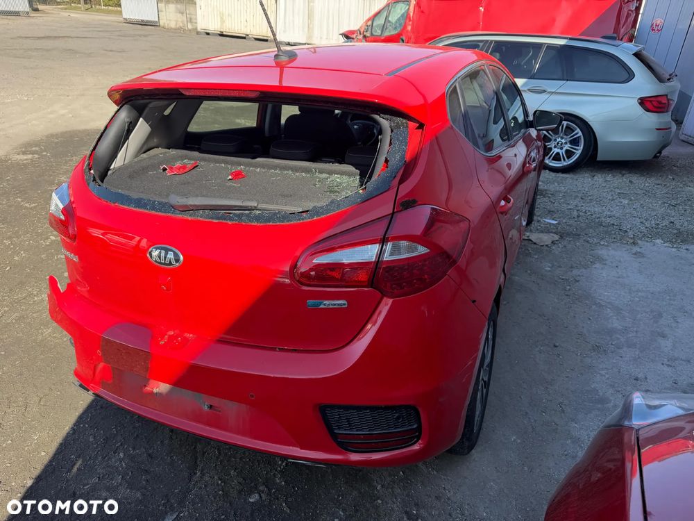 Kia Ceed 1.6 CRDi 136 ISG Vision - 22