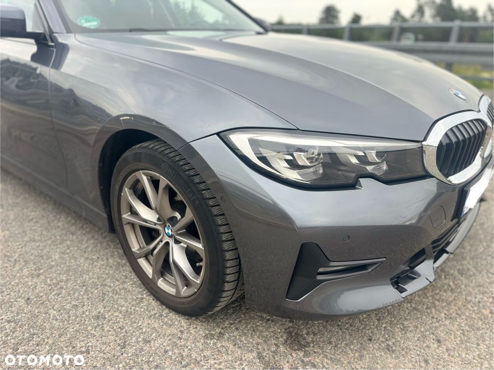 BMW Seria 3 318d Sport Line Shadow - 13