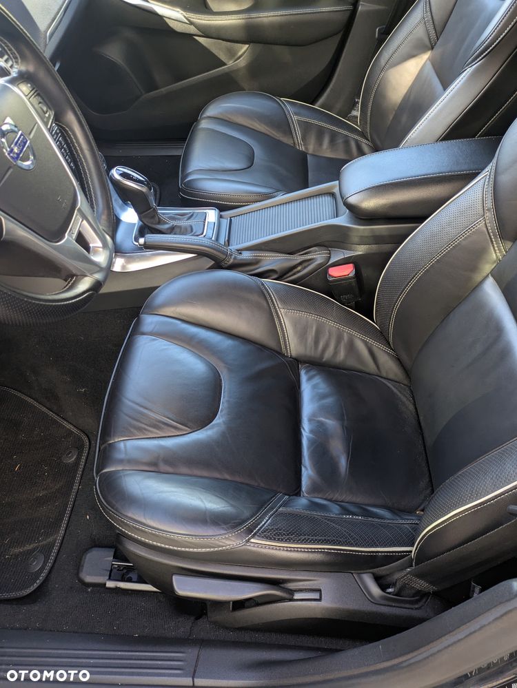 Volvo V40 T5 Geartronic R Design - 16