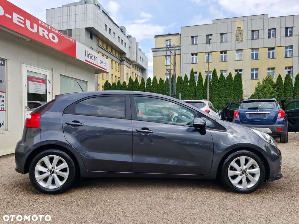 Kia Rio 1.2 L - 7