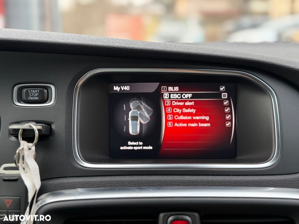 Volvo V40 D4 Geartronic Summum - 29