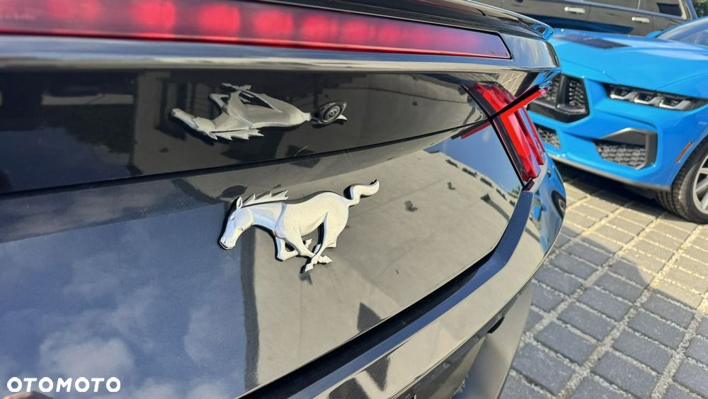 Ford Mustang - 11