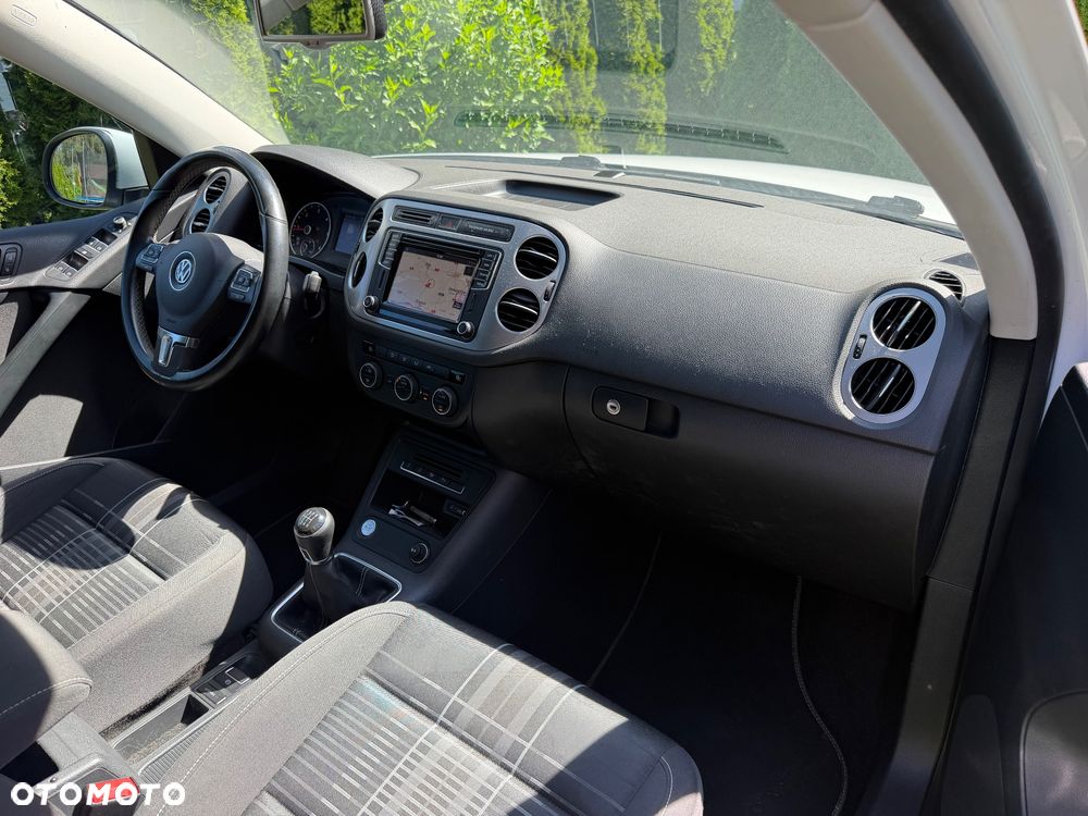 Volkswagen Tiguan 2.0 TDI SCR BlueMotion Technology Lounge Sport & Style - 16