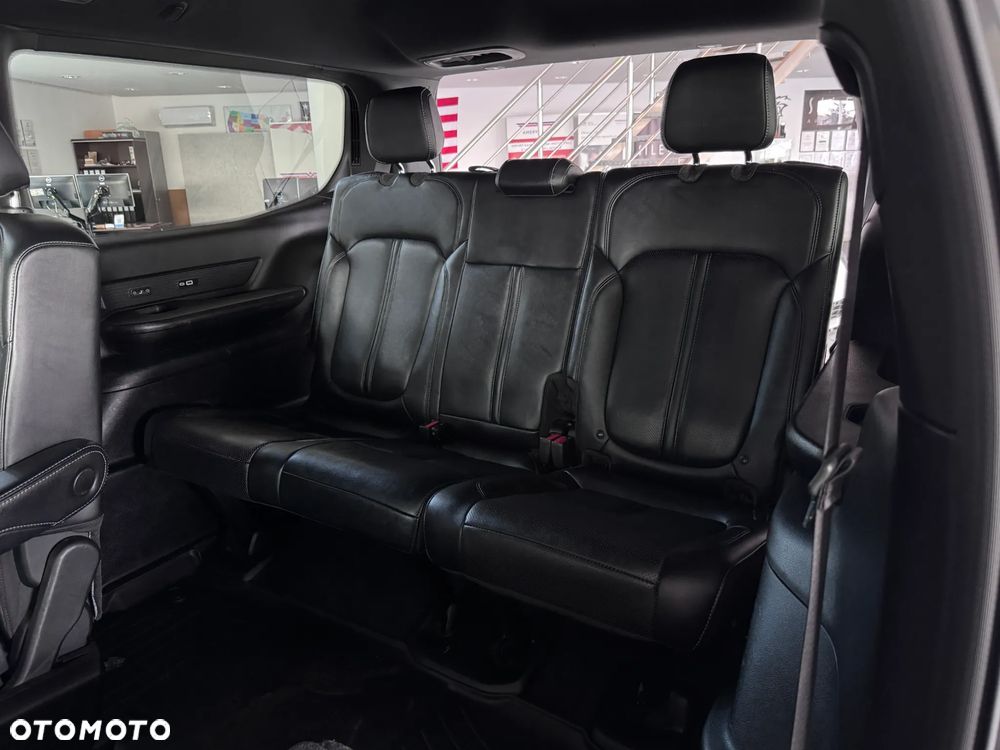 Jeep Wagoneer - 10