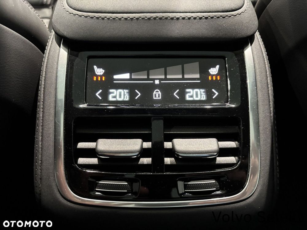 Volvo XC 90 - 30